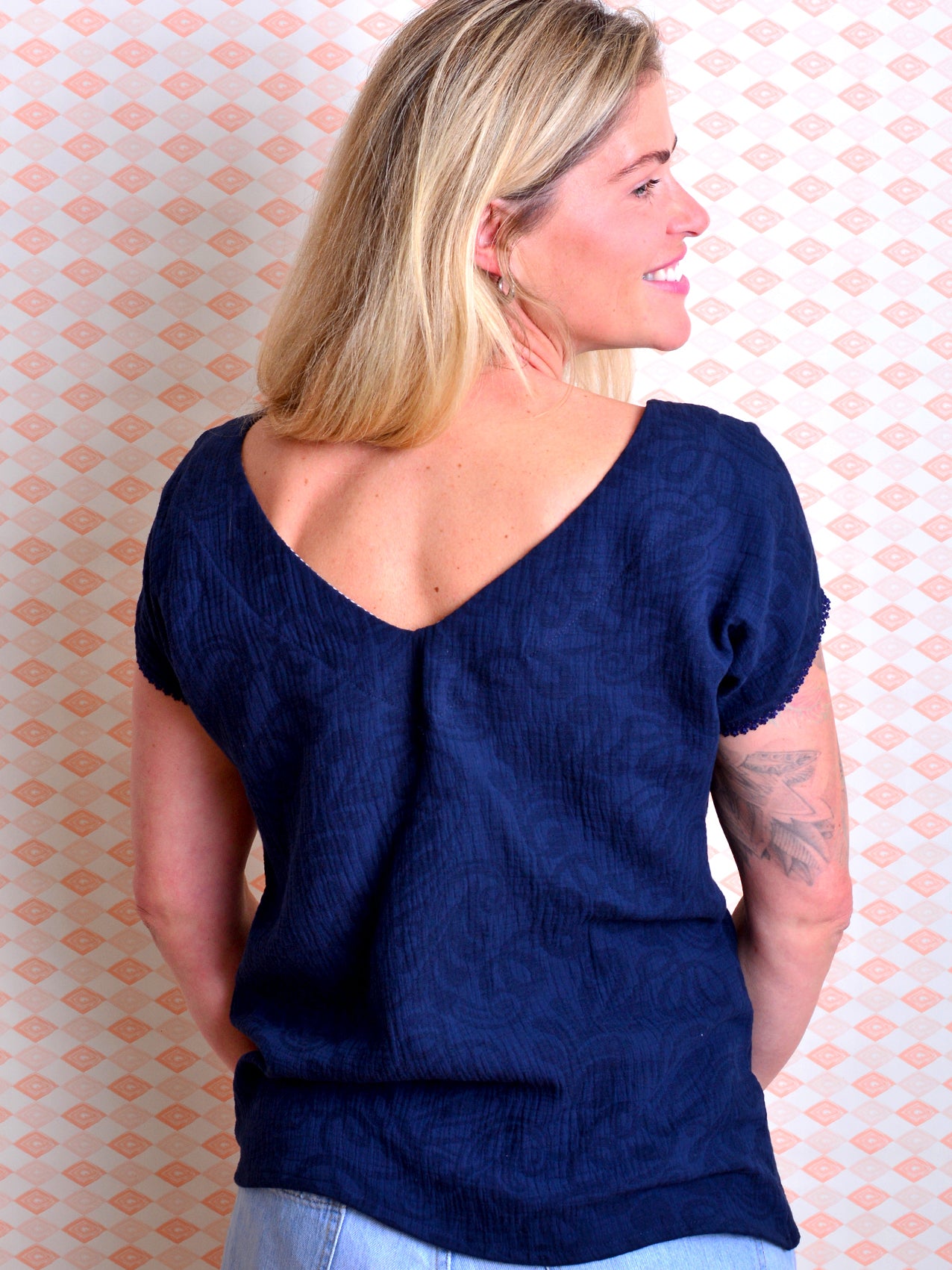 Bluse CAROLA dunkelblau Blumen von STADTKIND