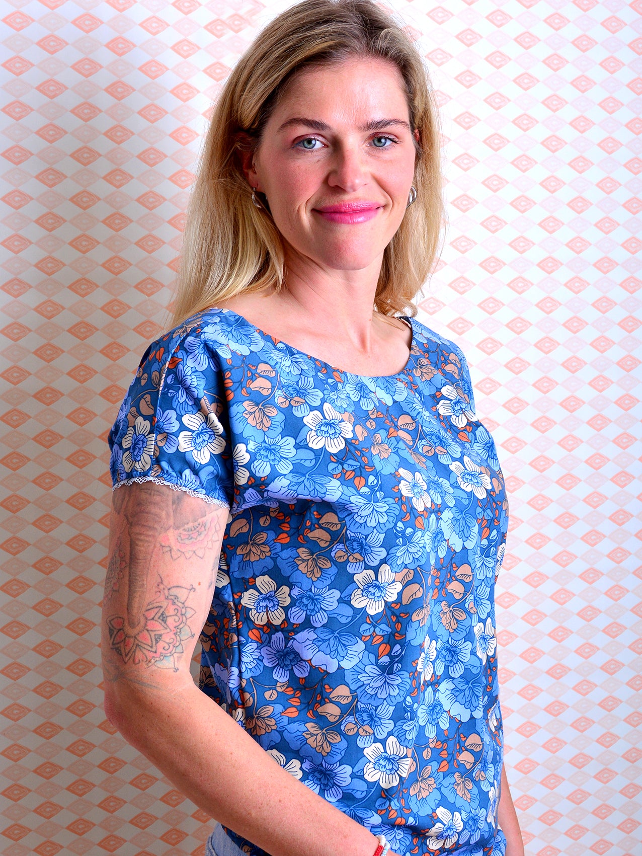*** florale Bluse CAROLA M (38) blau Blumen