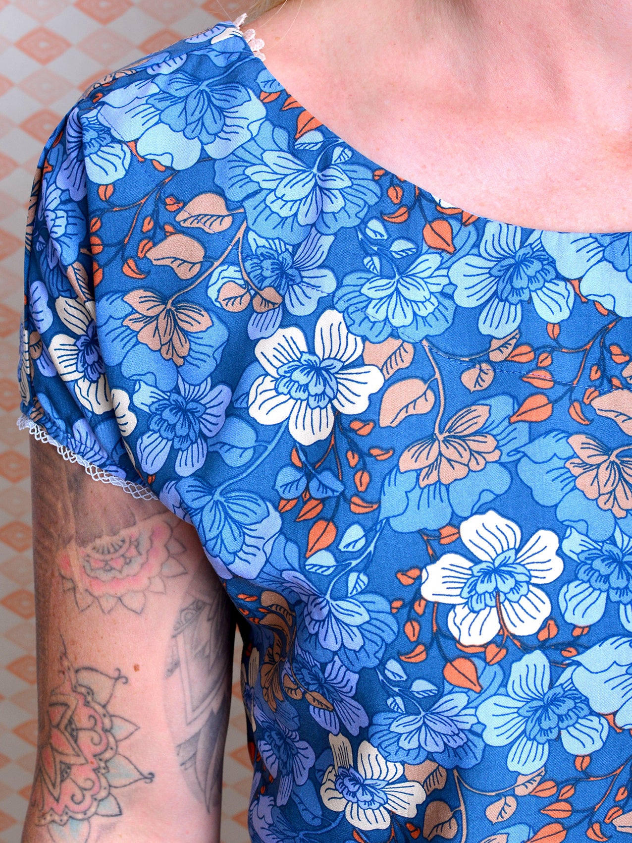 *** florale Bluse CAROLA M (38) blau Blumen