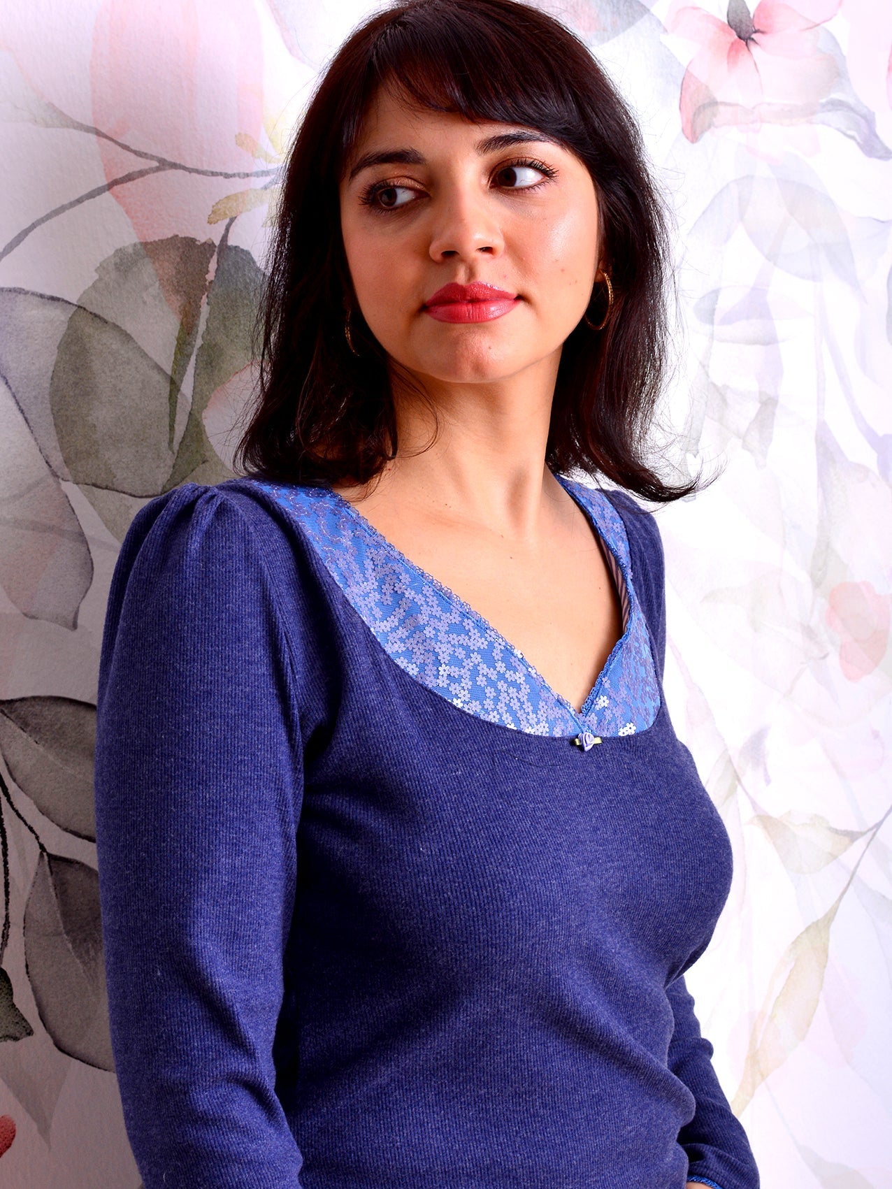SALE > S & M & L Jersey Shirt GUNDULA blau Pailletten Rüschen