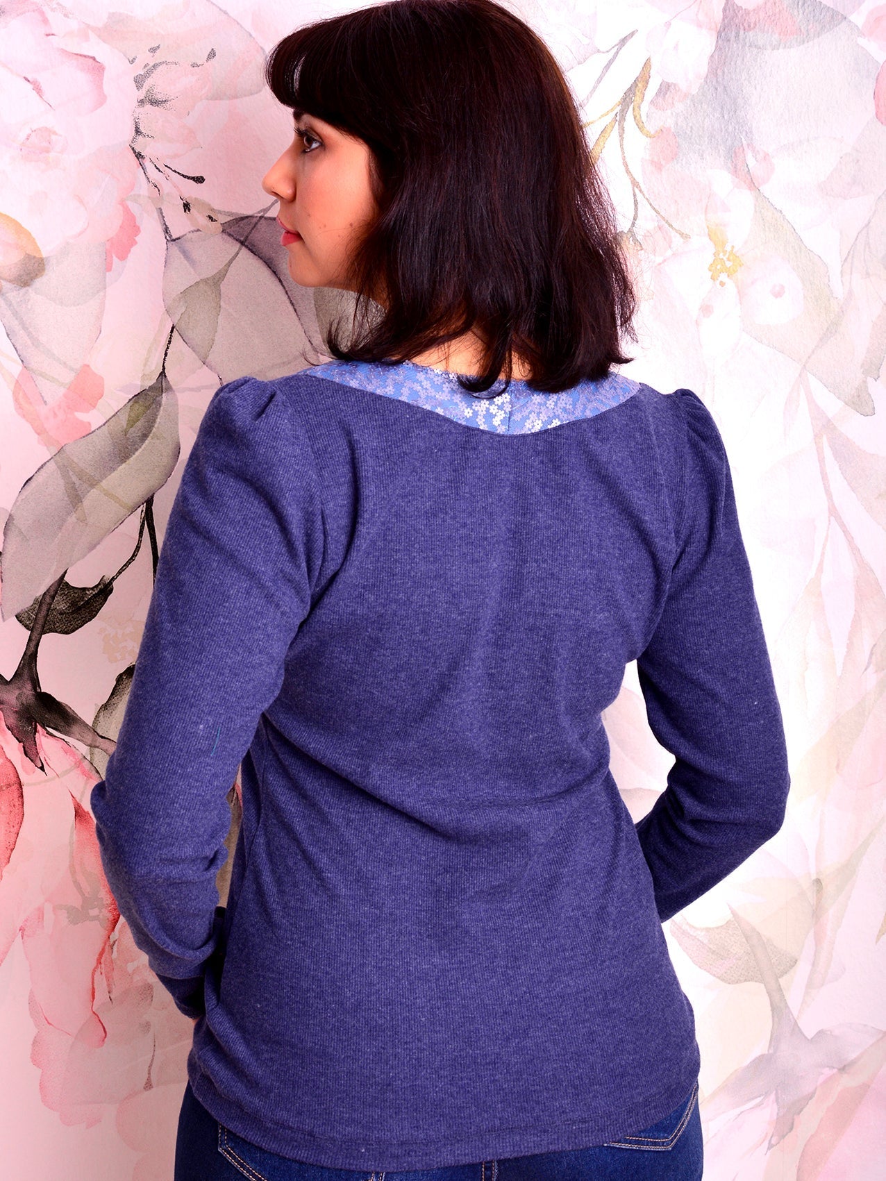 SALE > S & M & L Jersey Shirt GUNDULA blau Pailletten Rüschen