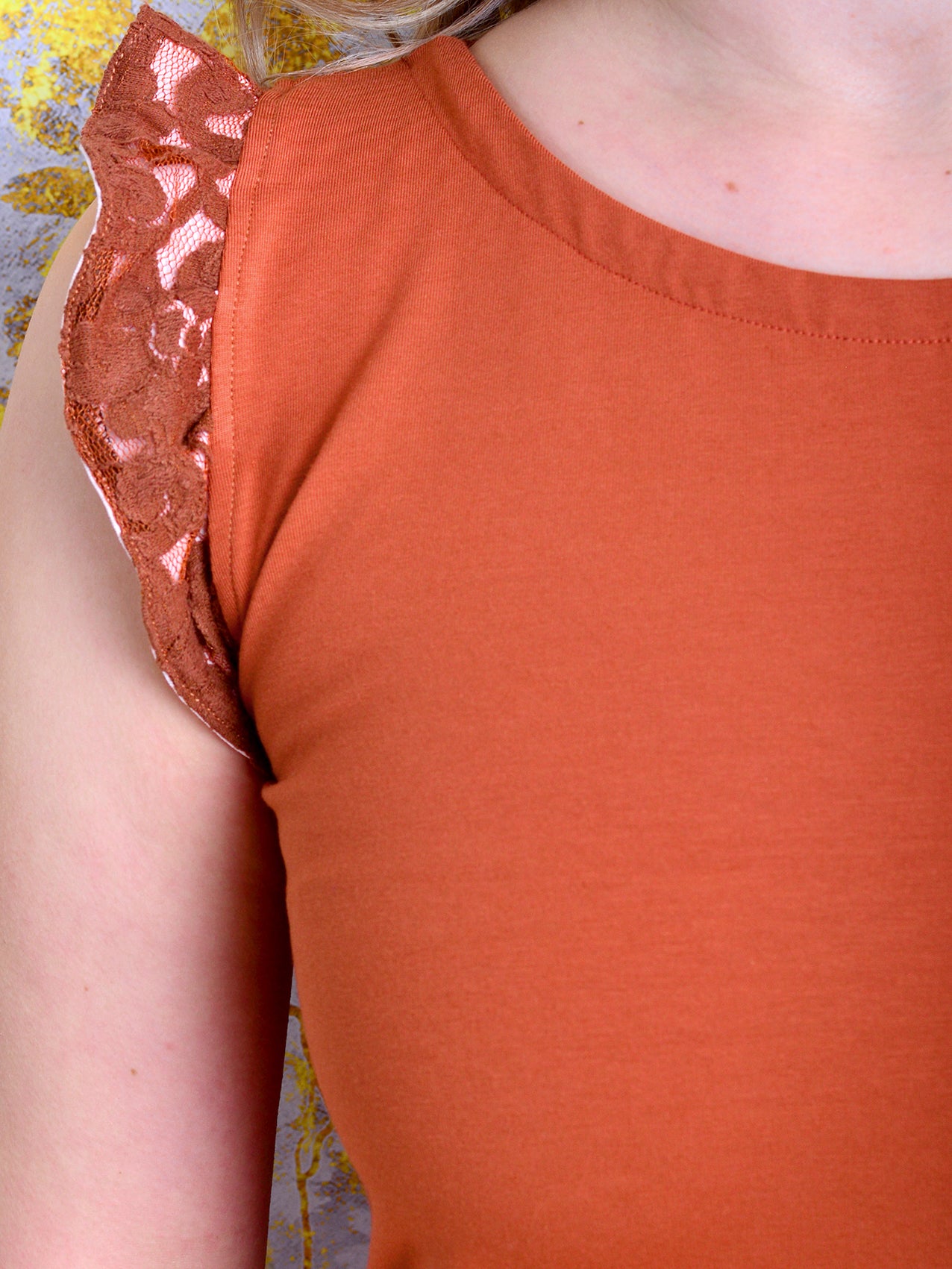 Jersey Shirt ANTONIA terracotta Spitze braun Rüschen von STADTKIND POTSDAM