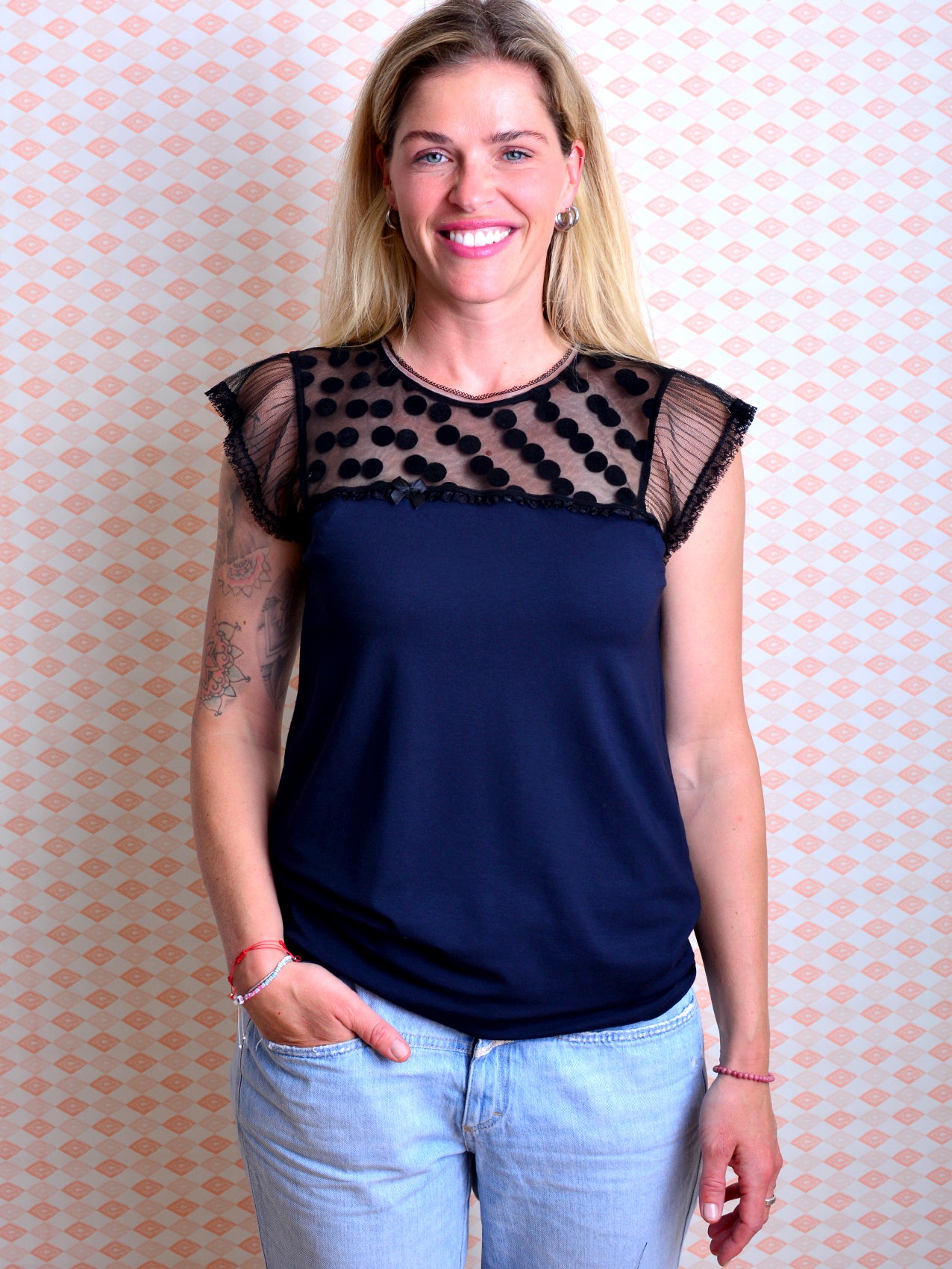 Jersey Shirt MICHAELA dunkelblau Spitze schwarz Punkte Polka Dots von STADTKIND