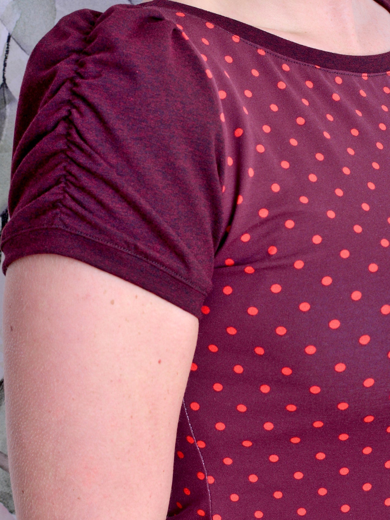 SALE > XS (34) Jersey Shirt MELINDA rot Polka Dots bordeaux Rüschen Punkte