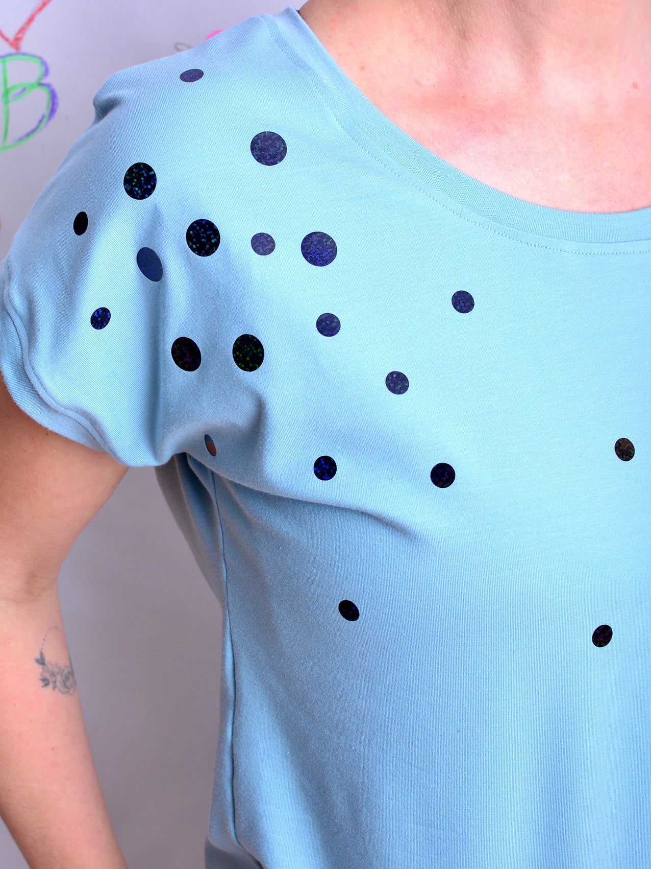 SALE > L (40) Jersey Shirt GROOVE IS IN THE HEART hellblau Glitzer