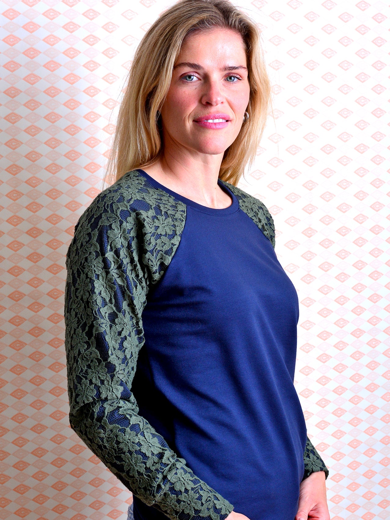 Sweatshirt CLAUDIA dunkelblau Blumen >>> 2x M (38) da
