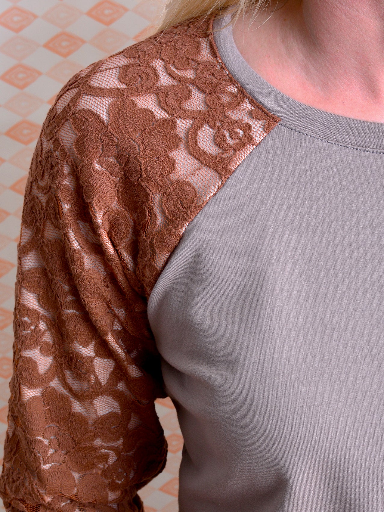*** Sweatshirt CLAUDIA S (36) & L (40) grau braun Blumen