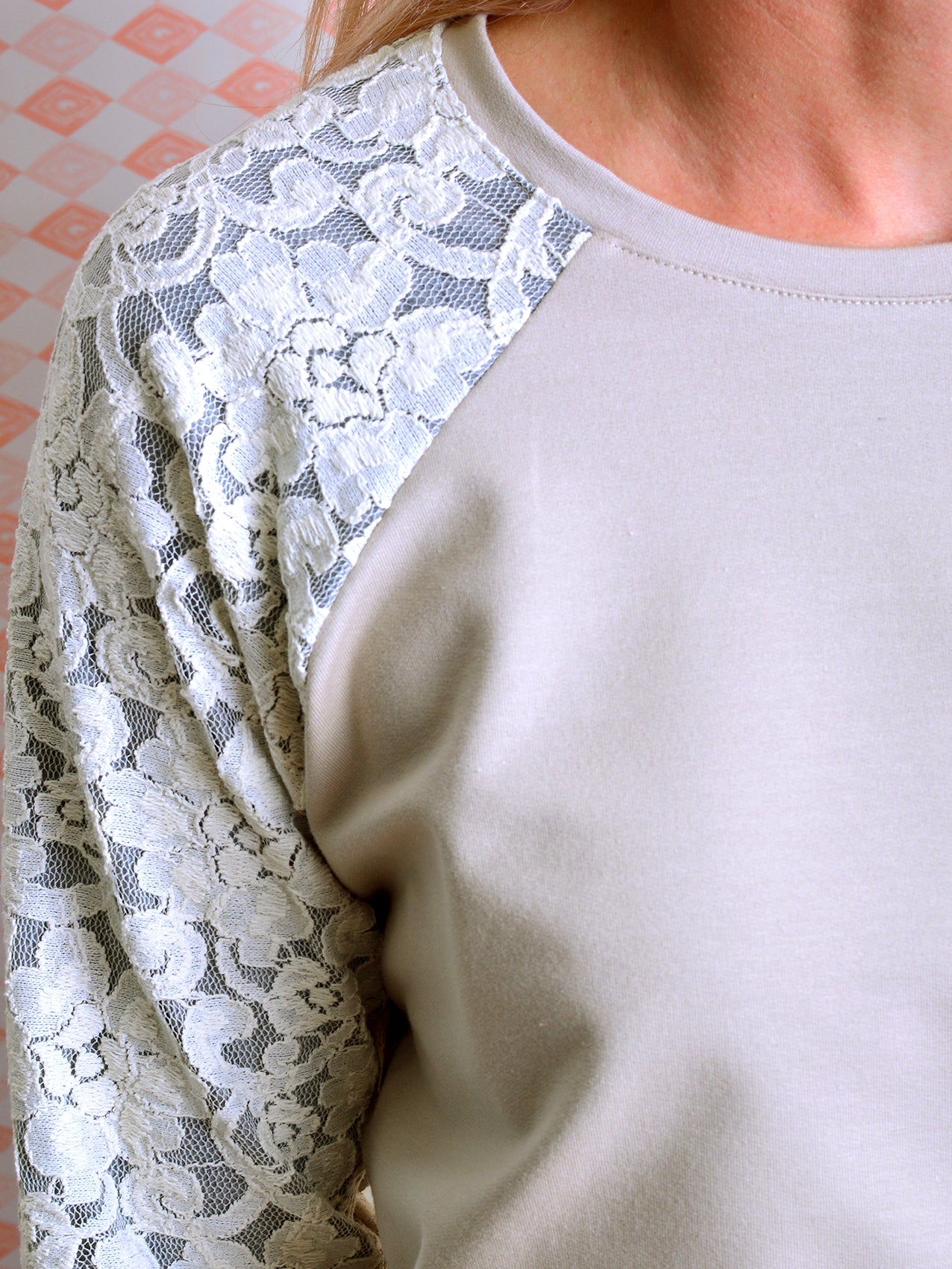 *** Sweatshirt CLAUDIA M (38) & XL (42) & XXL (44) beige Blumen