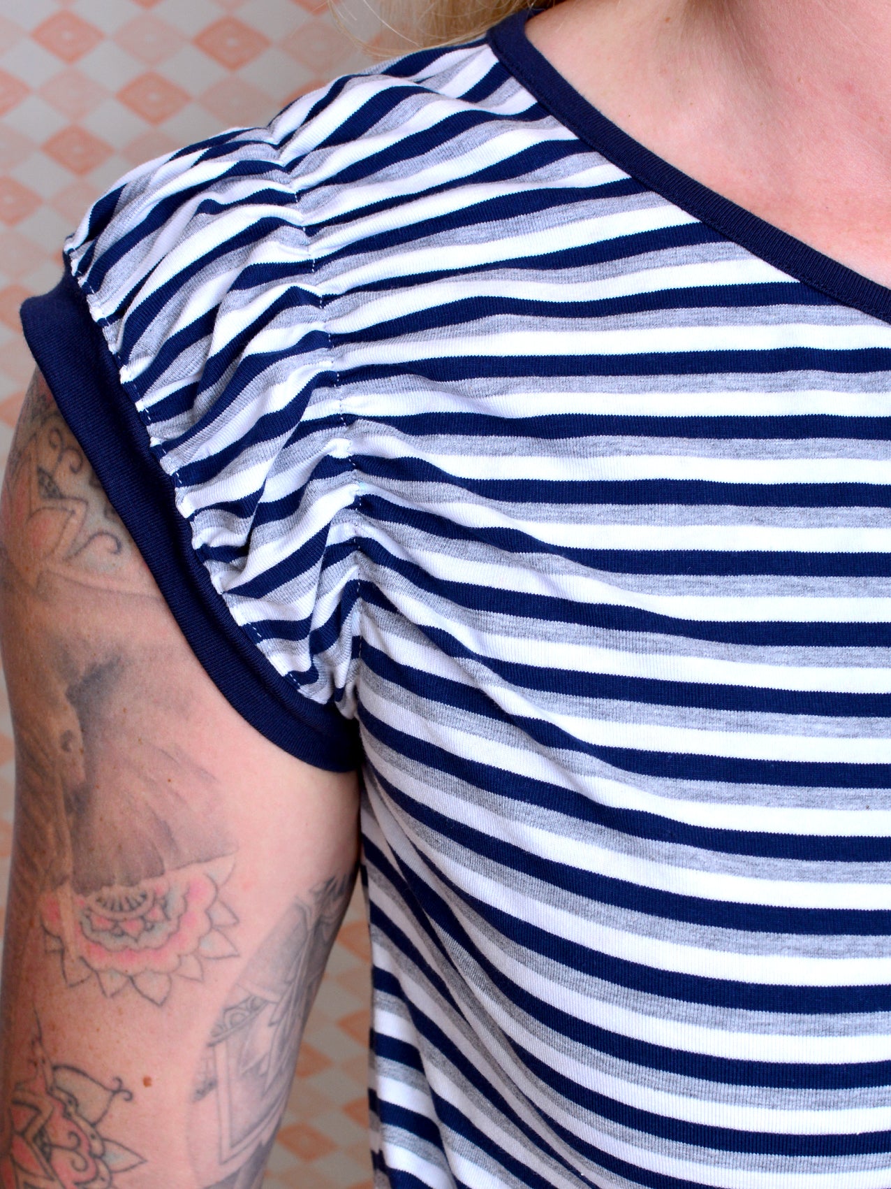 gestreiftes Jersey Shirt LENA blau grau weiss Streifen von STADTKIND