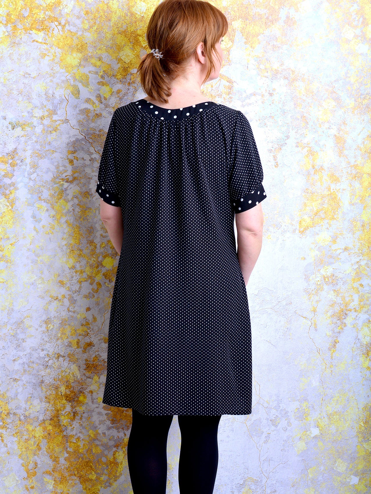 SALE > XXL (44) gepunktetes Kleid LYSAN schwarz Polka Dots weiss