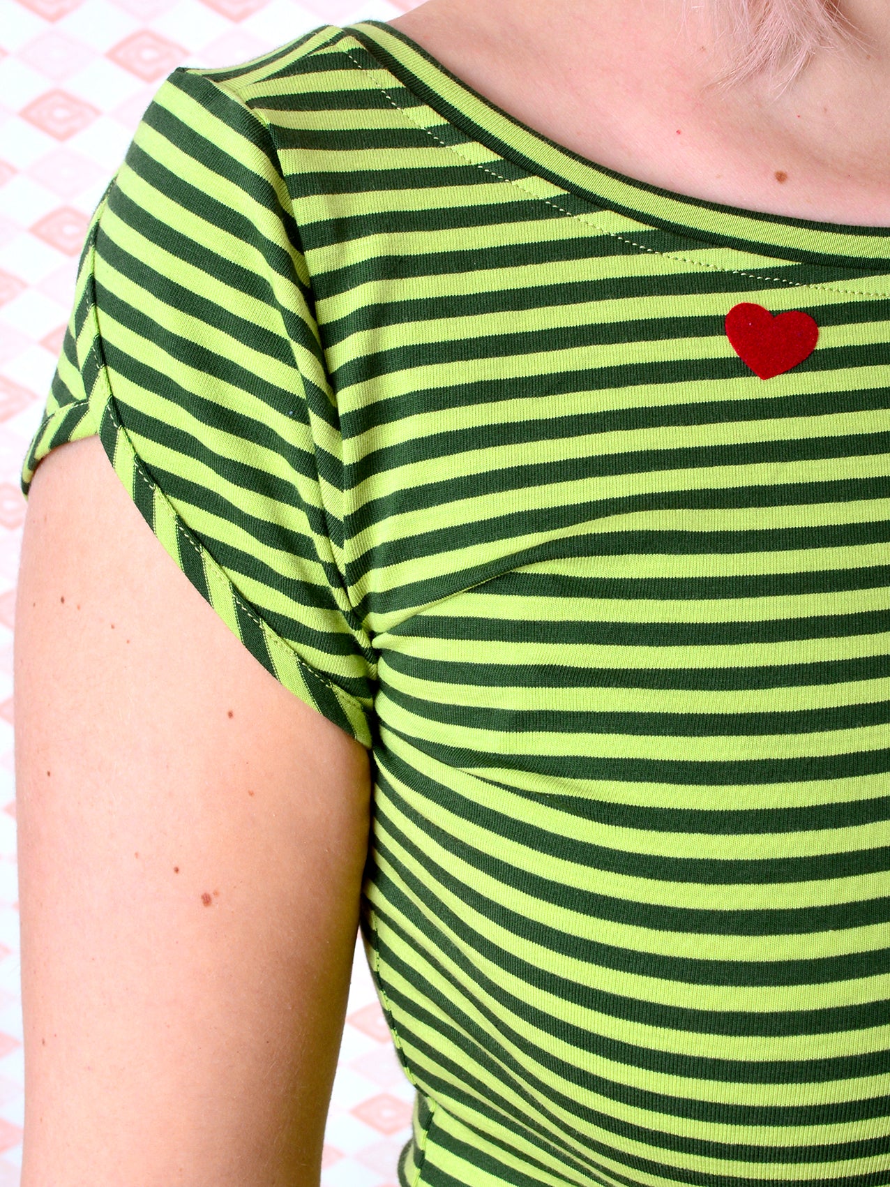 gestreiftes Jersey Shirt SANDRA grün Streifen Herz von STADTKIND