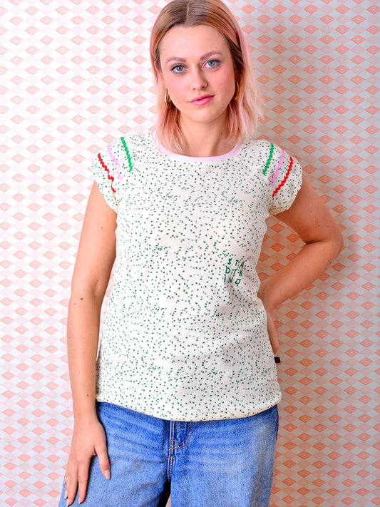 Jersey Shirt JUTTA Frottee hellbeige Zackenlitze grün wollweiss Punkte von STADTKIND