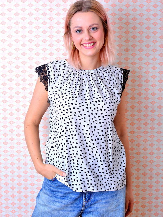 Jersey Shirt LISA hellgrau Spitze schwarz Punkte von STADTKIND