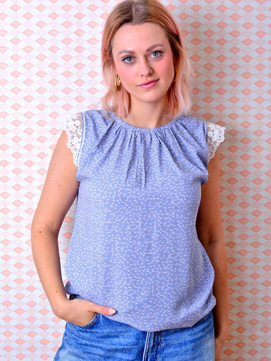 Bluse LISA blau Spitze Blumen von STADTKIND