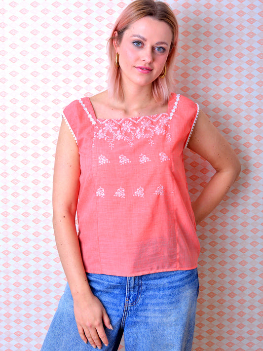 Sommerbluse FLAVIA rot Blumen Stickerei von STADTKIND