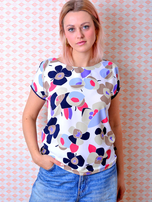 Bluse CAROLA weiss Blumen schwarz von STADTKIND