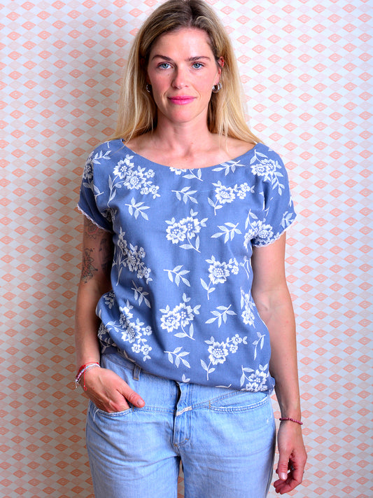 SALE > M (38) Bluse CAROLA blau Blumen Stickerei