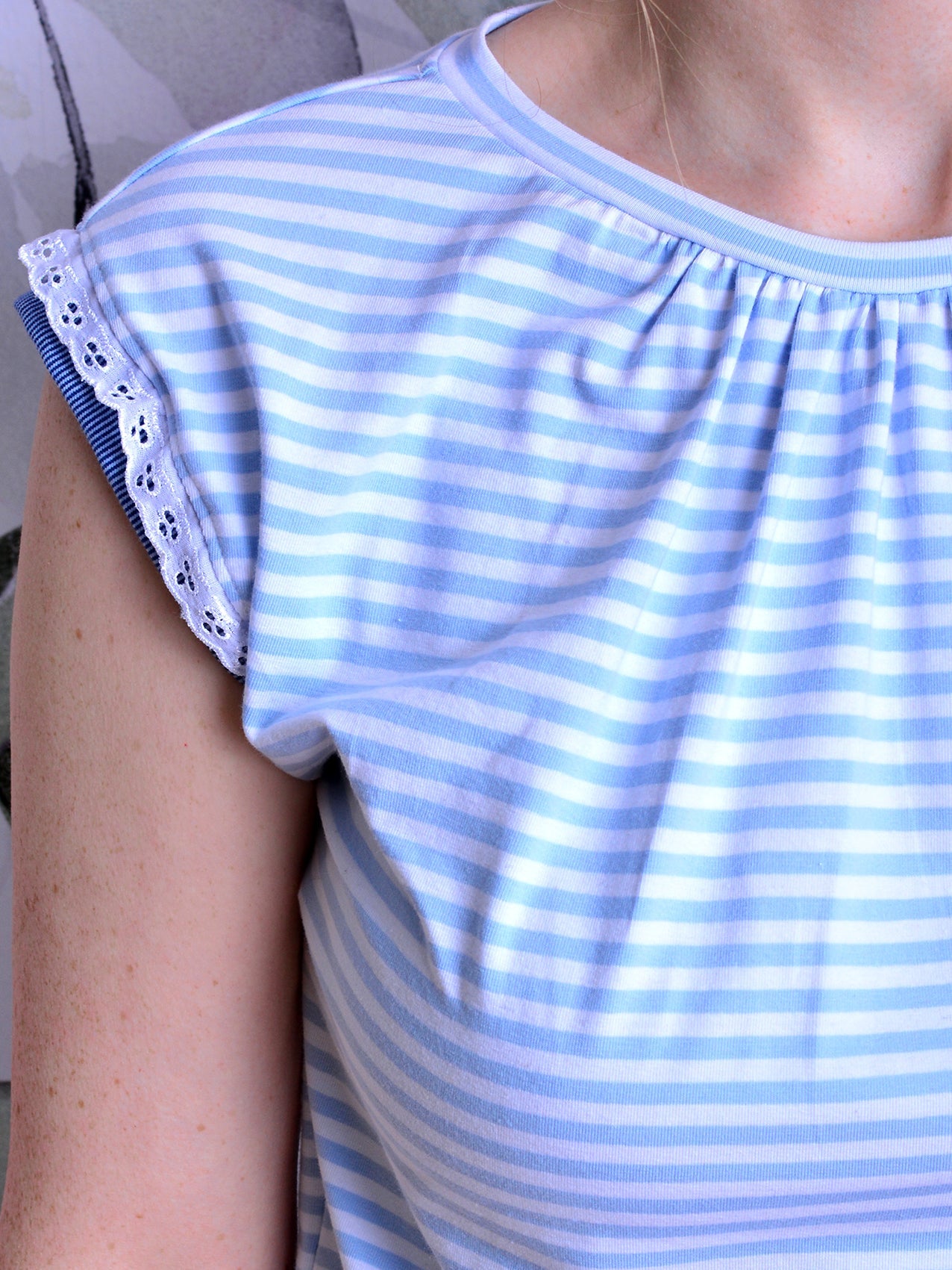 SALE > L (40) gestreiftes Jersey Shirt KATJA hellblau weiss Blumen Top blau