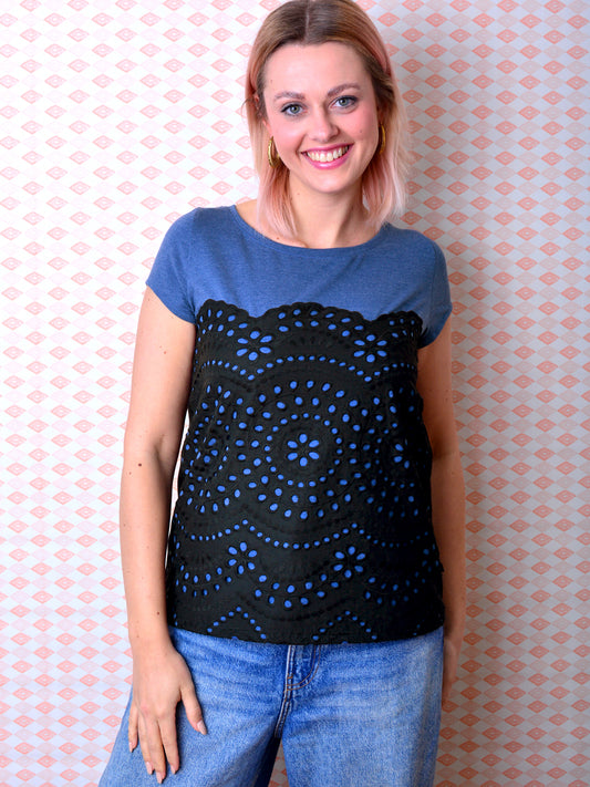 Jersey Shirt CHRISTINE blau meliert Stickerei schwarz von STADTKIND